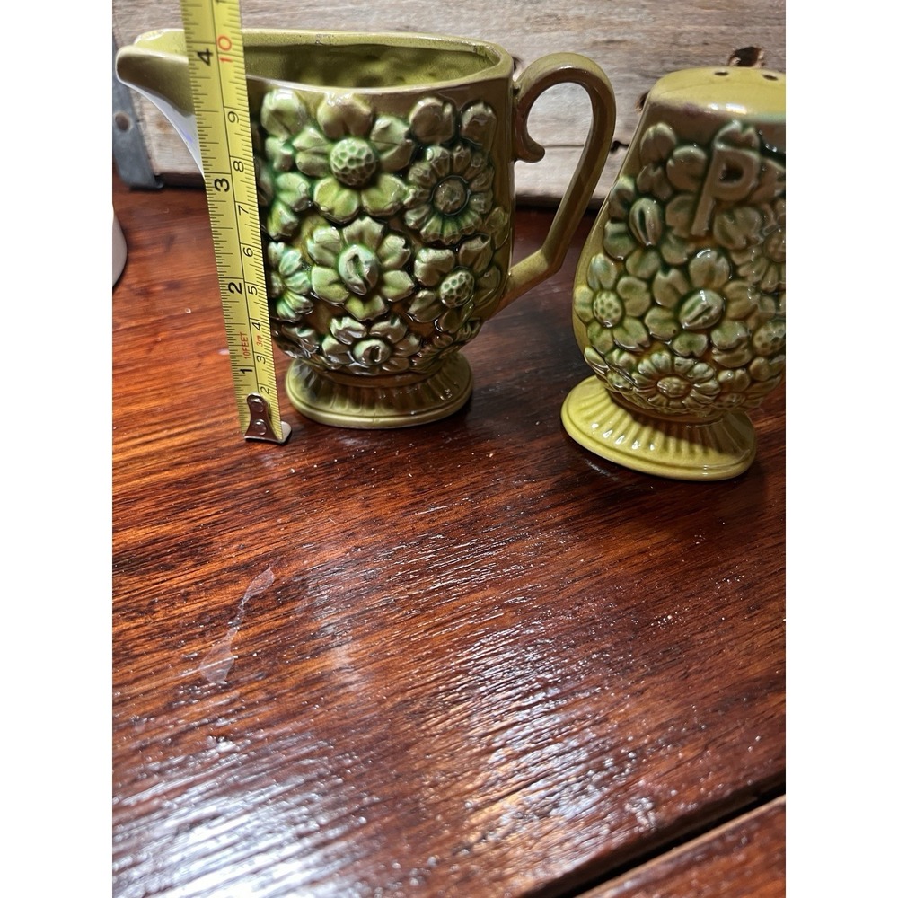 Vtg Inarco Green Creamer and Pepper Shaker MCM Japan Granny Core 1960's Daisy - Picture 2 of 8